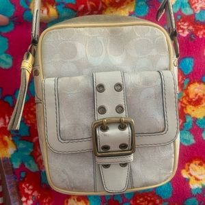 *VINTAGE COACH Bag - White Leather Monogram Purse 🤍